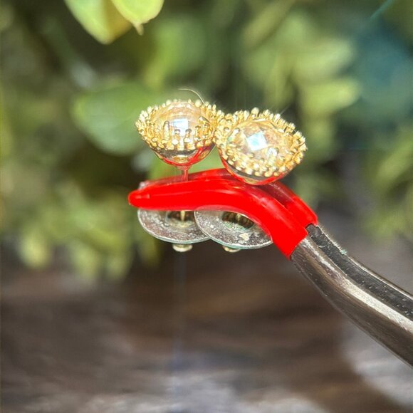 Kendra Scott Carly Champagne Color Stone Stud Earrings - Picture 5 of 7